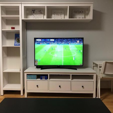 Your Home - Central Studio Apartment, Balcony, Parking & Self Check-In VNO Eksteriør bilde